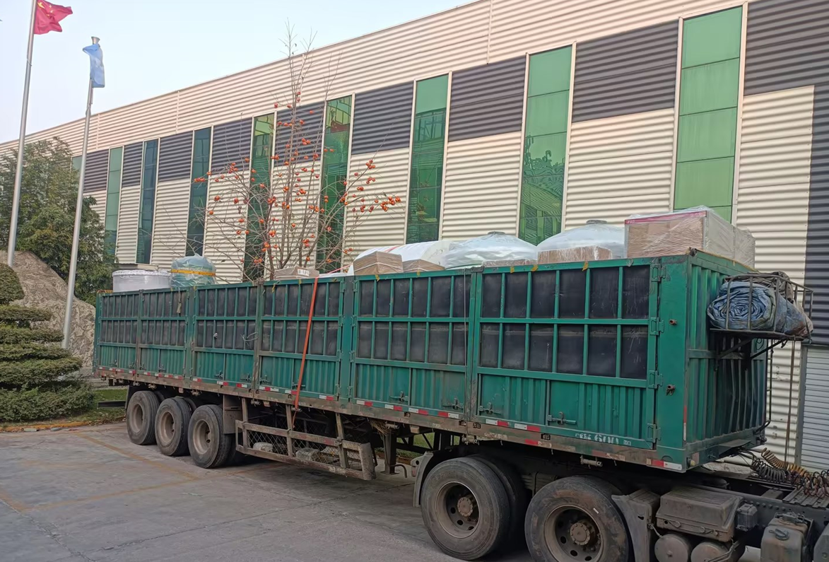 【PG电子公司】每小时40T软化水设备装车发往临沂市沂水县